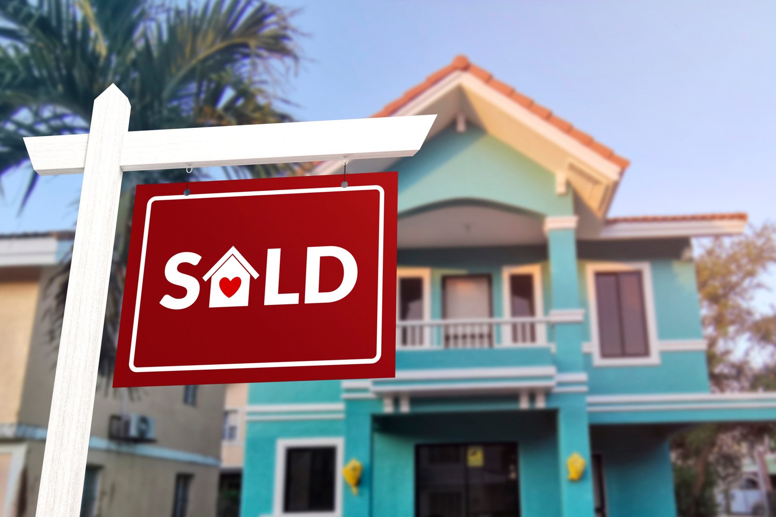 market timing sold sign in front of Florida home